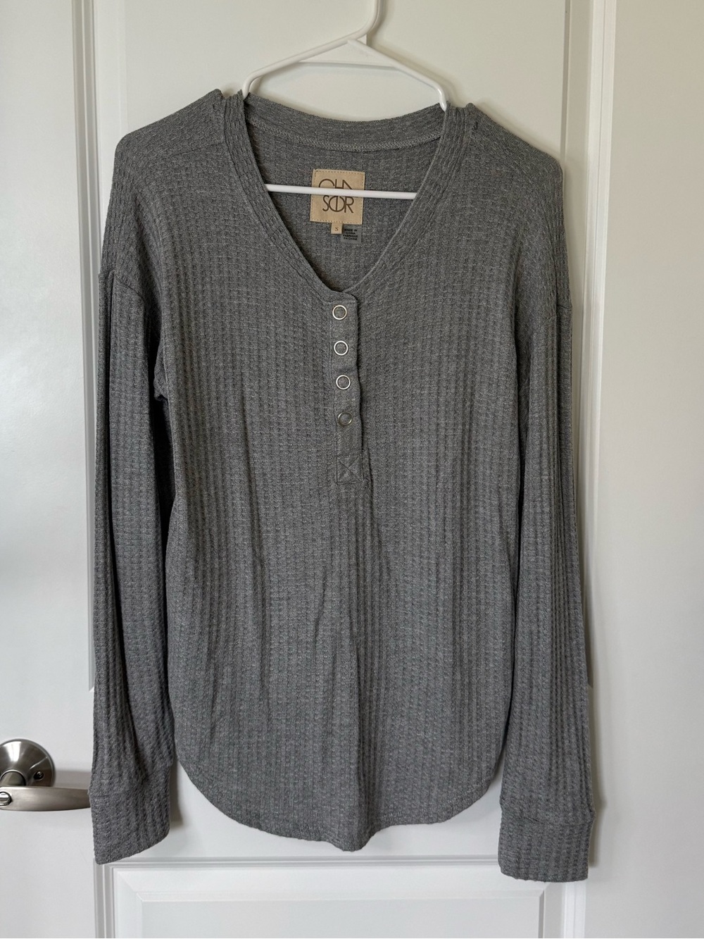 Chaser Women's Gray Waffle Henley Long-Sleeve Top